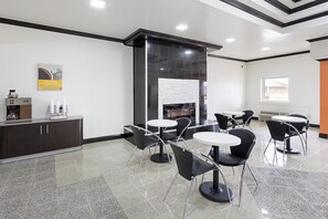 Lobby sitting area - Motel 6 Sidney, OH (Sidney)
