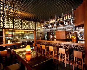 4 restaurants; breakfast, lunch, dinner and brunch served  - Hyatt Regency Delhi (New Delhi)