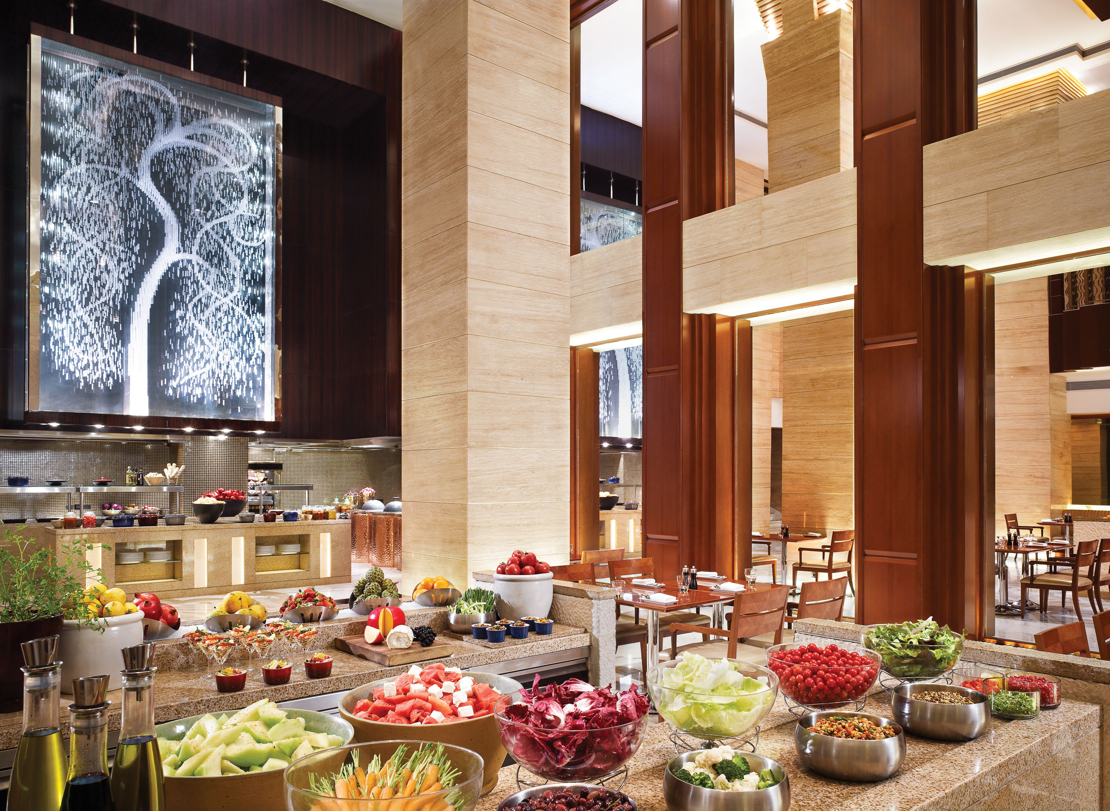 Bữa sáng buffet hàng ngày với phụ phí nhỏ 