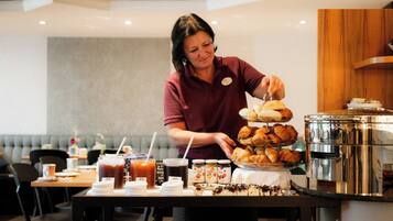 Daily buffet breakfast for a fee