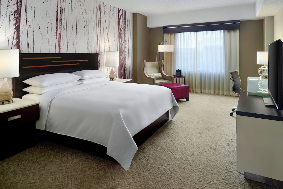 1 bedroom, pillow-top beds, minibar, in-room safe