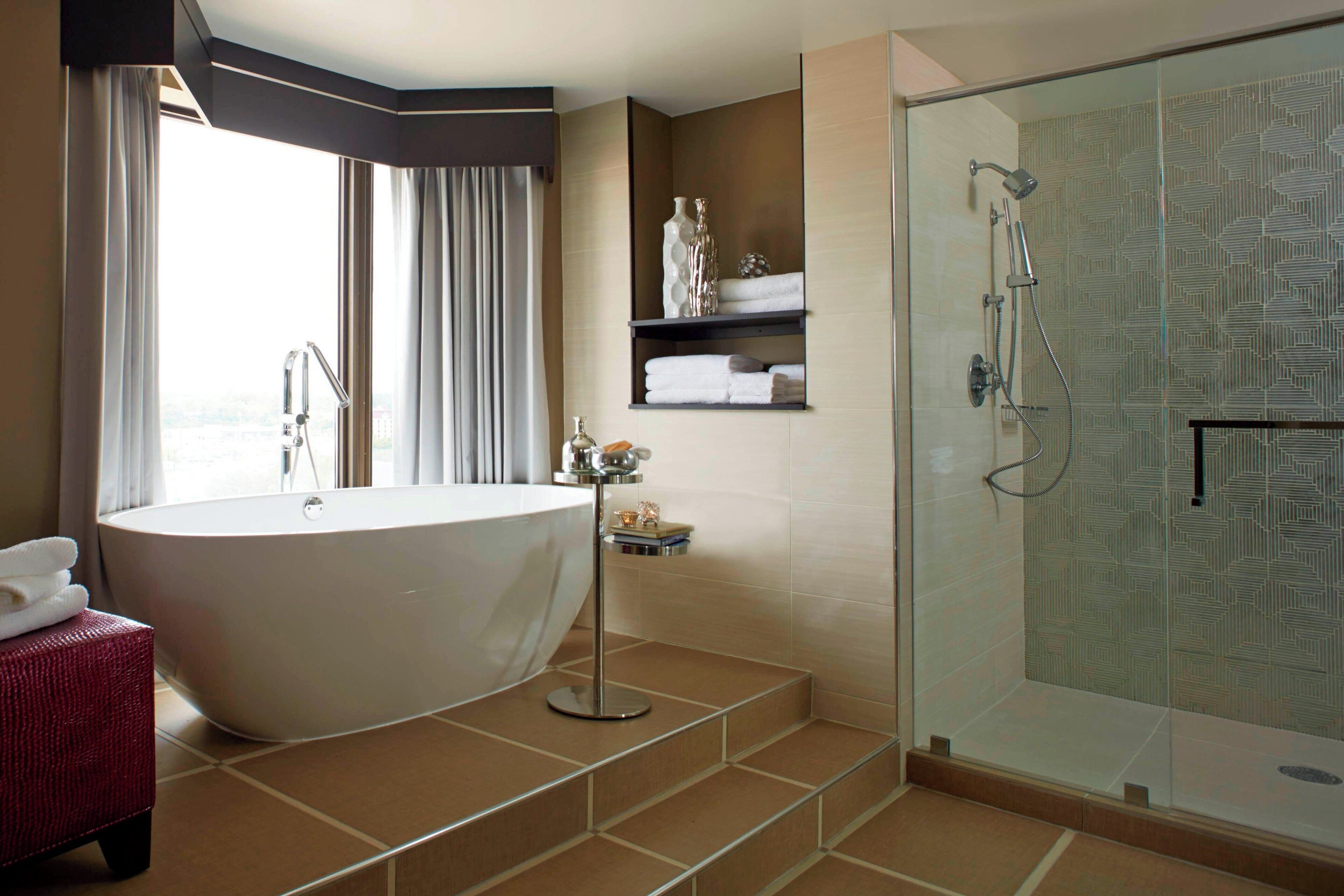 combined shower/bathtub, free toiletries, hair dryer, towels