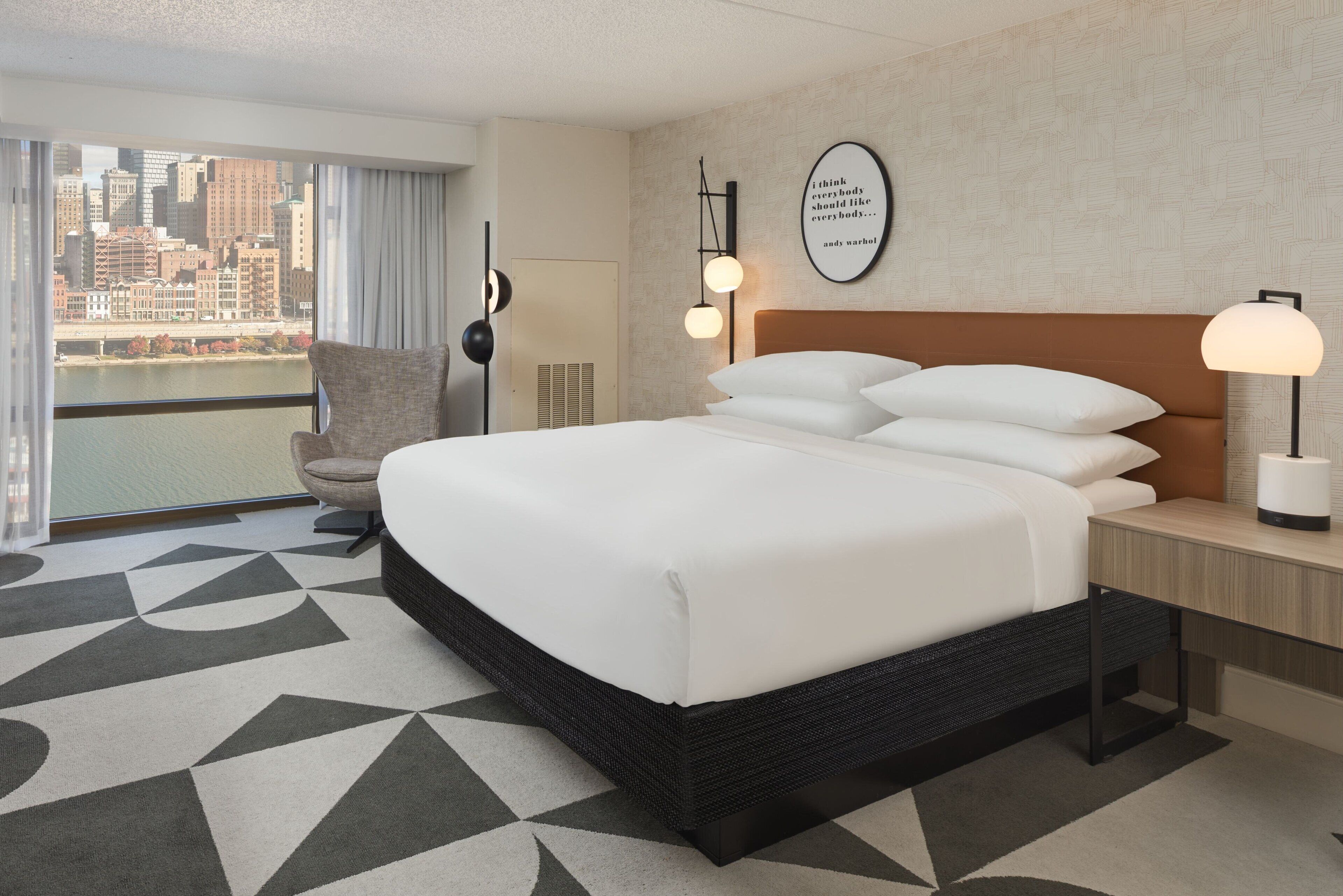 Room, 1 King Bed, City View | Premium bedding, pillowtop beds, in-room safe, desk