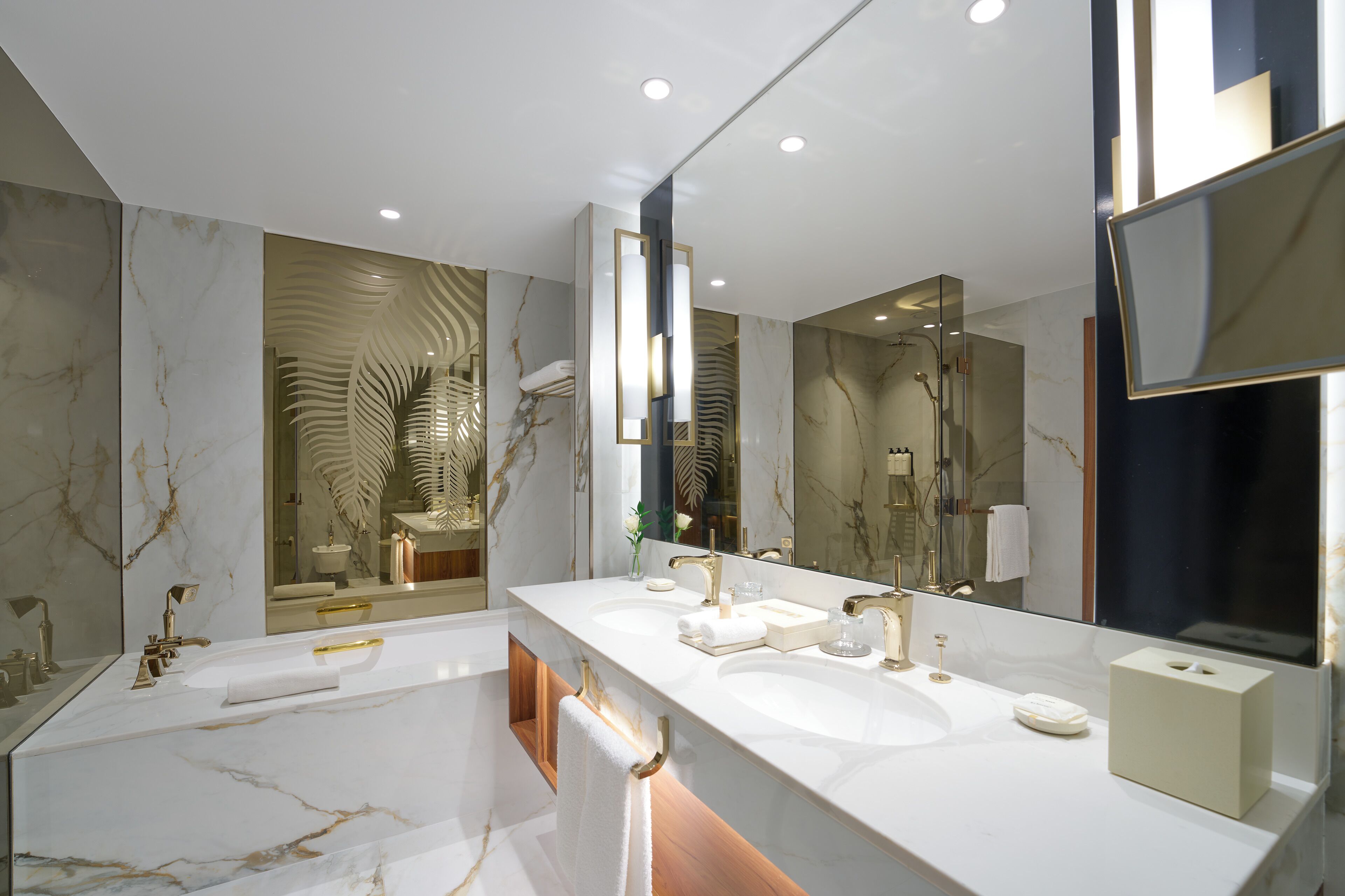 combined shower/bathtub, deep-soaking bathtub, eco-friendly toiletries