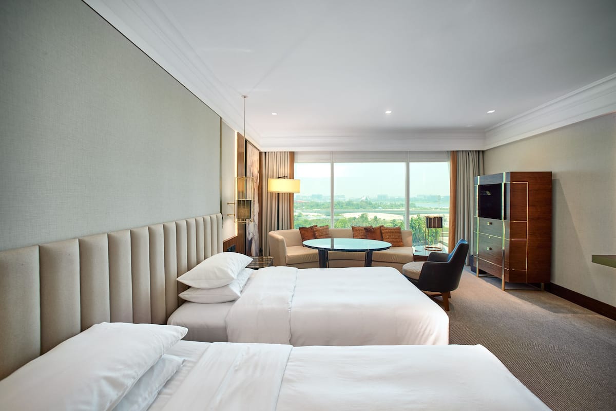 1 bedroom, premium bedding, minibar, in-room safe
