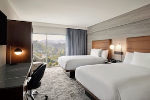 Hochwertige Bettwaren, Pillowtop-Betten, Zimmersafe, Schreibtisch