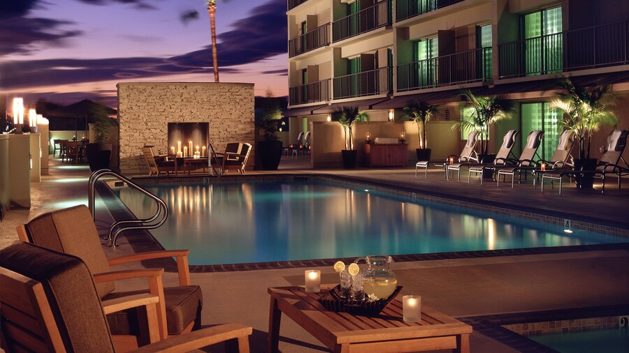 Courtyard by Marriott Los Angeles - Sherman Oaks