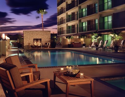 Courtyard by Marriott Los Angeles - Sherman Oaks