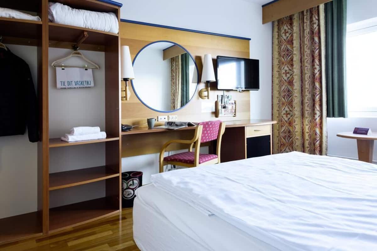 In-room safe, desk, laptop workspace, blackout drapes