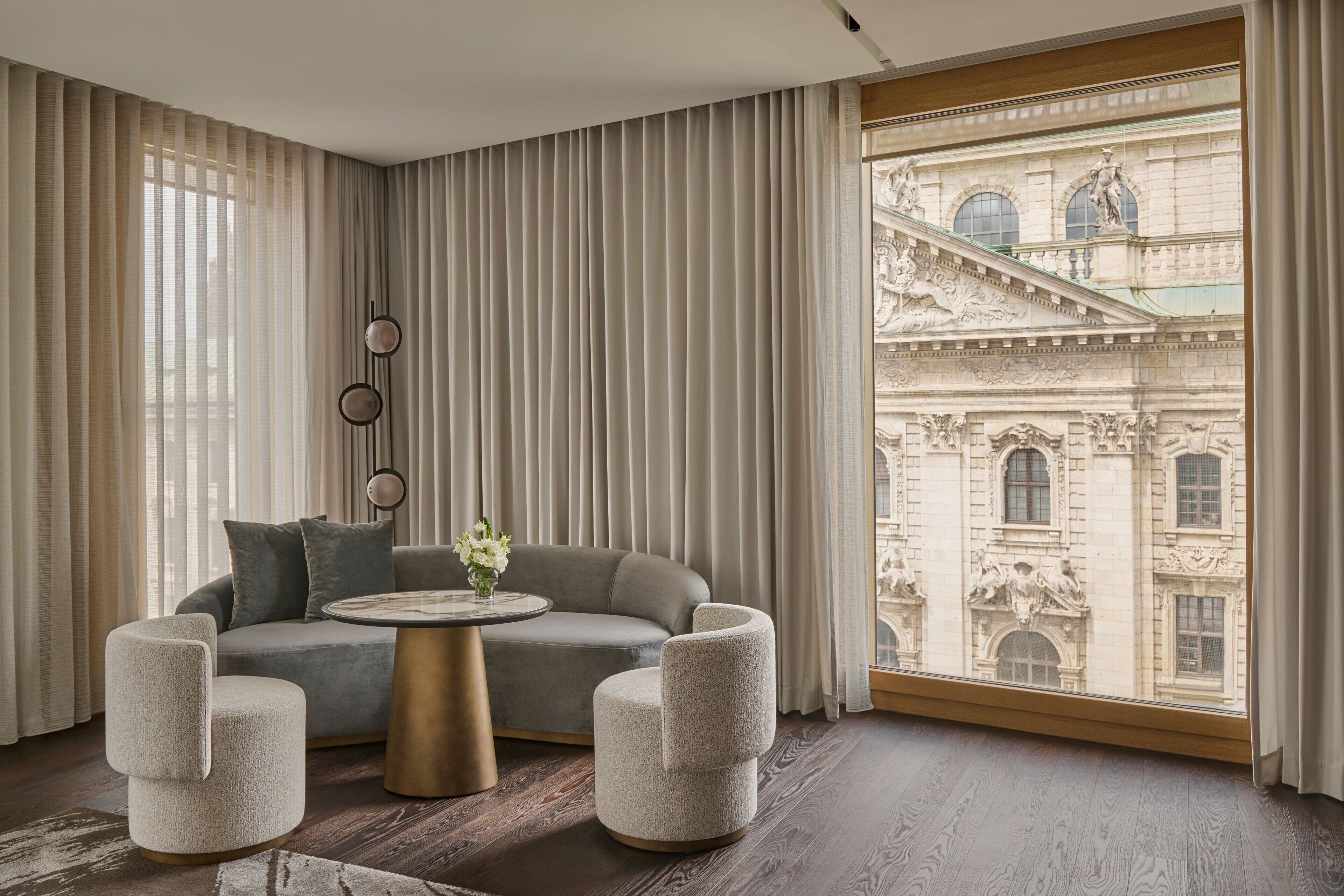 豪華客房, 1 張特大雙人床, 邊間 | 高級寢具、羽絨被、舒適加層、免費迷你吧