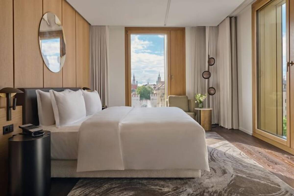 1 bedroom, premium bedding, down comforters, pillowtop beds