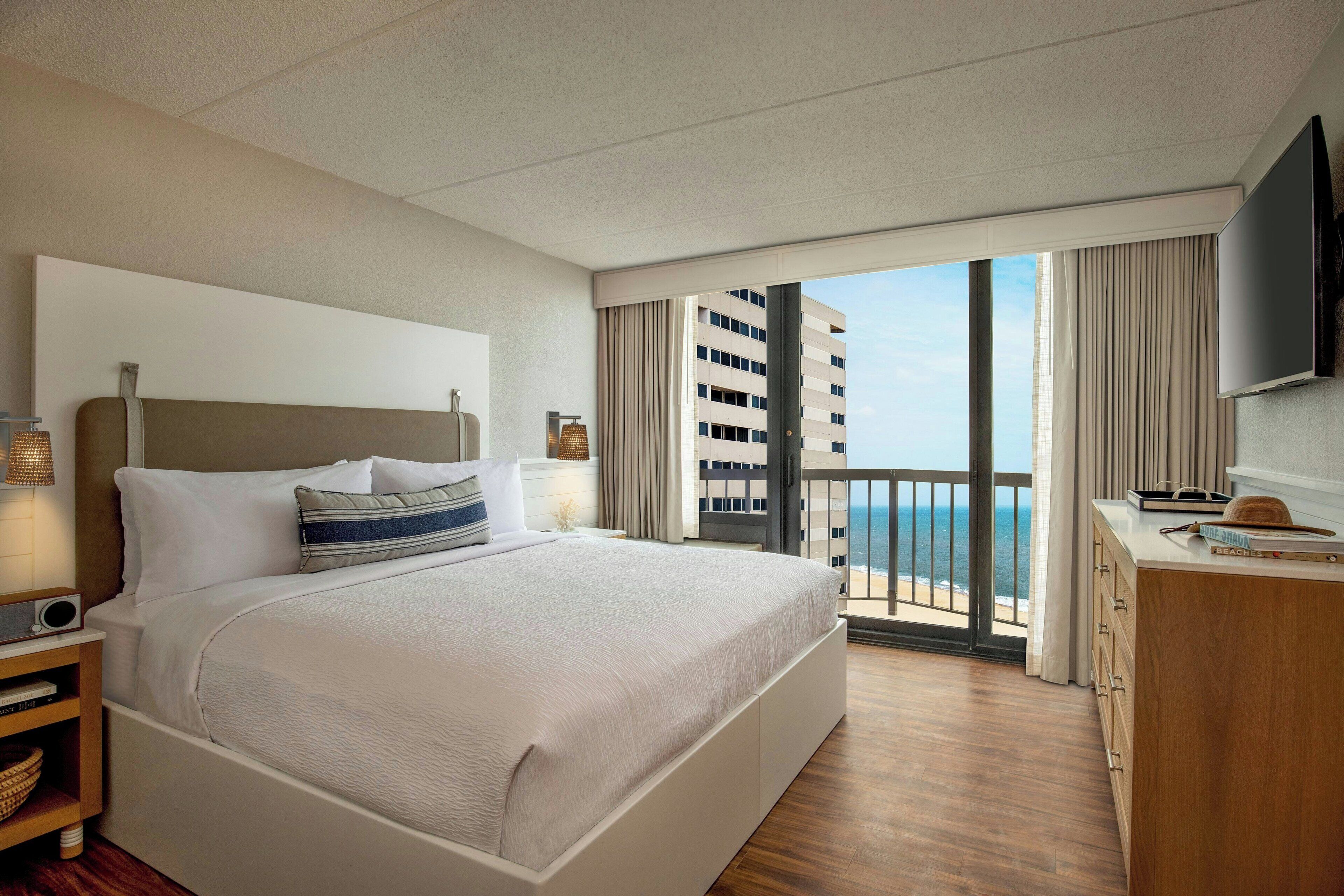 Suite, 1 King Bed with Sofa bed