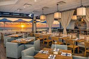 2 Restaurants; Frühstück, Mittagessen und Abendessen werden serviert