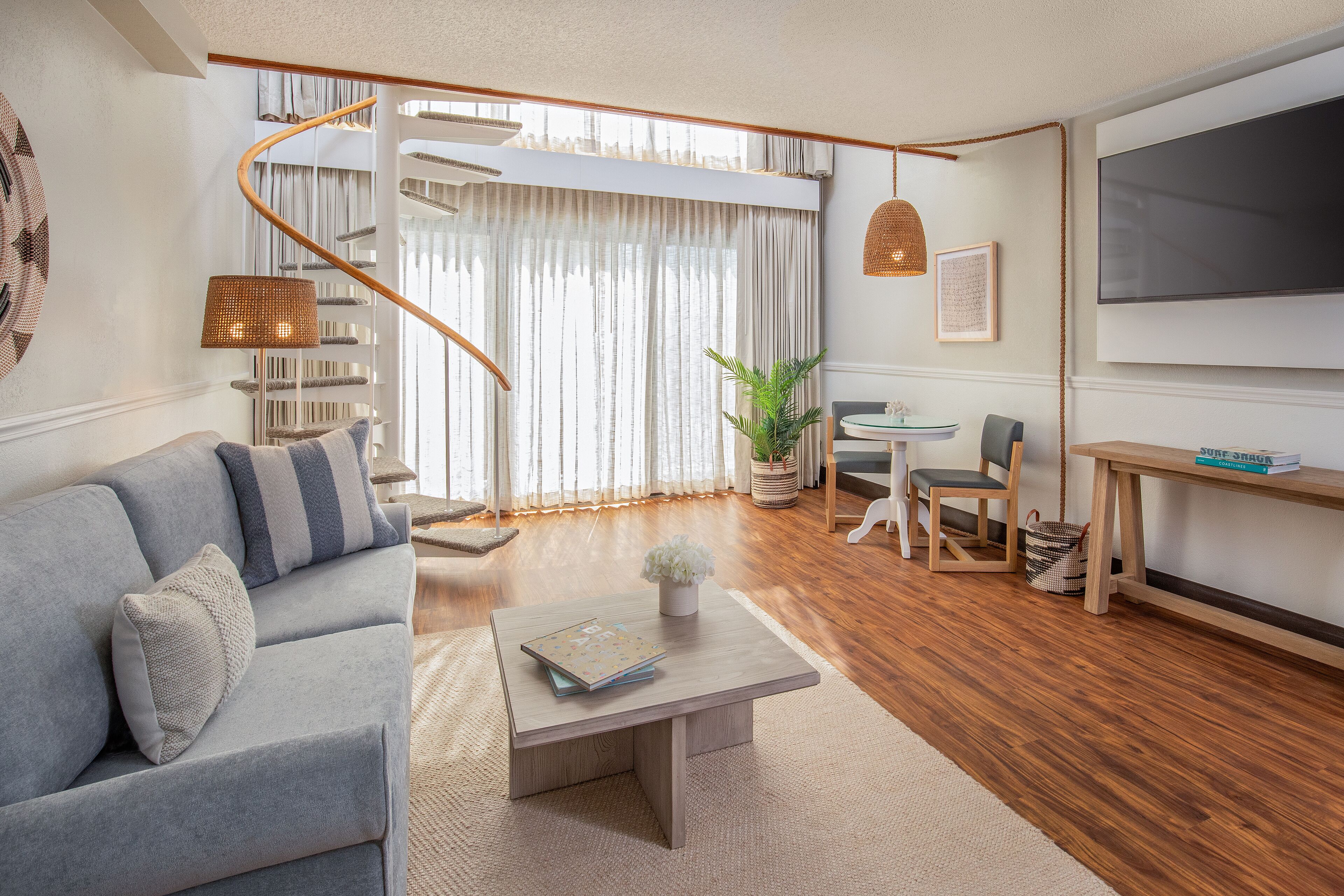 Televisión LCD de 55 pulgadas con canales por cable y televisión 