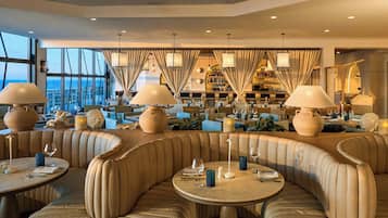 2 restaurants; breakfast, lunch, dinner, and brunch served