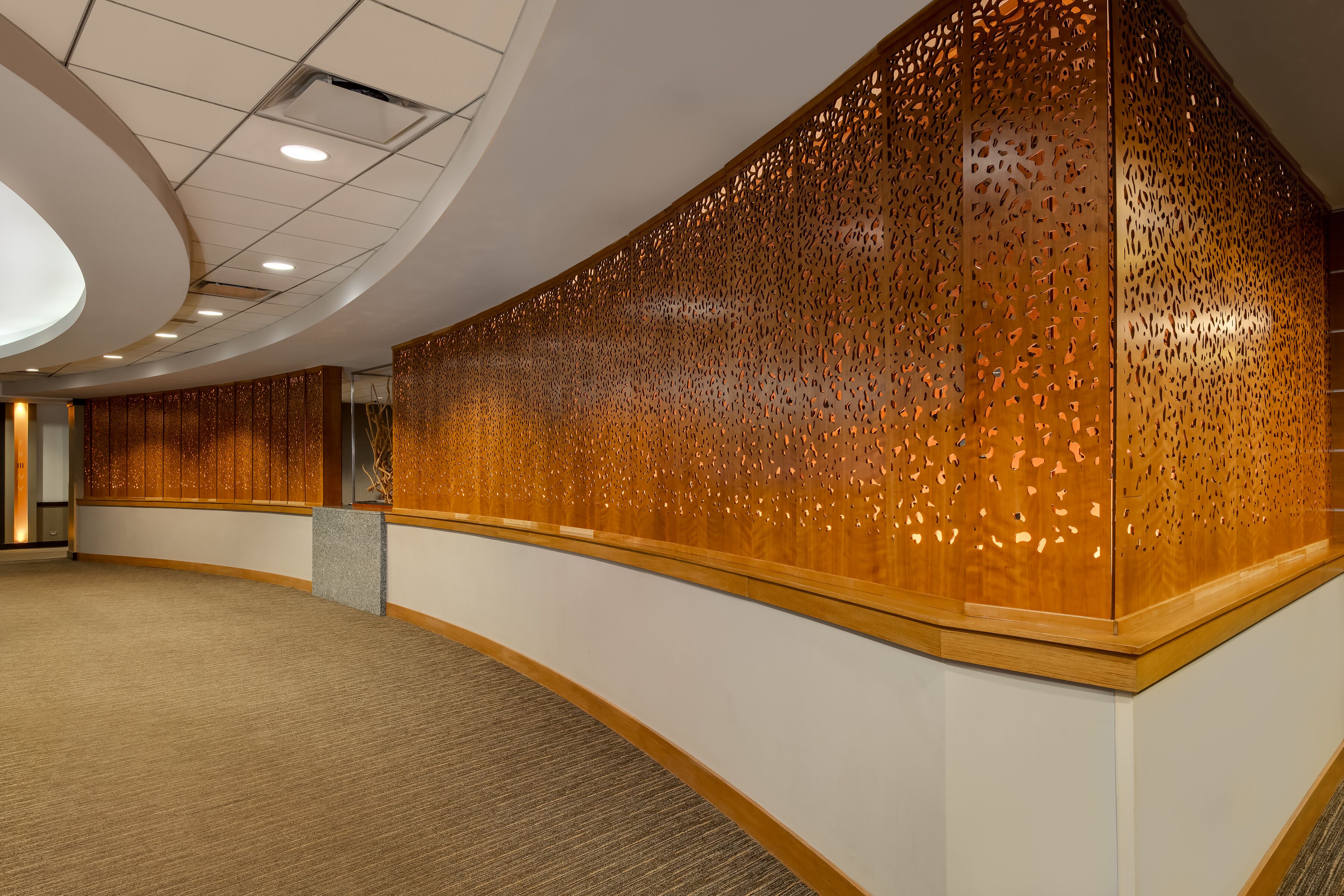 3 restaurants, breakfast served