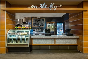 Cafe - Crowne Plaza Chicago Ohare Hotel & Conf Ctr by IHG (Rosemont)