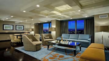 Premium bedding, in-room safe, desk, blackout curtains