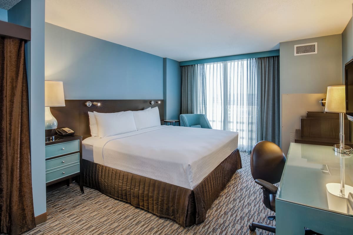 Premium bedding, in-room safe, desk, blackout drapes