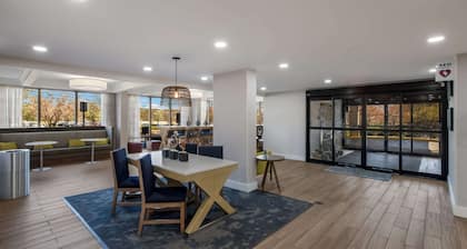 Hampton Inn by Hilton Philadelphia / Willow Grove