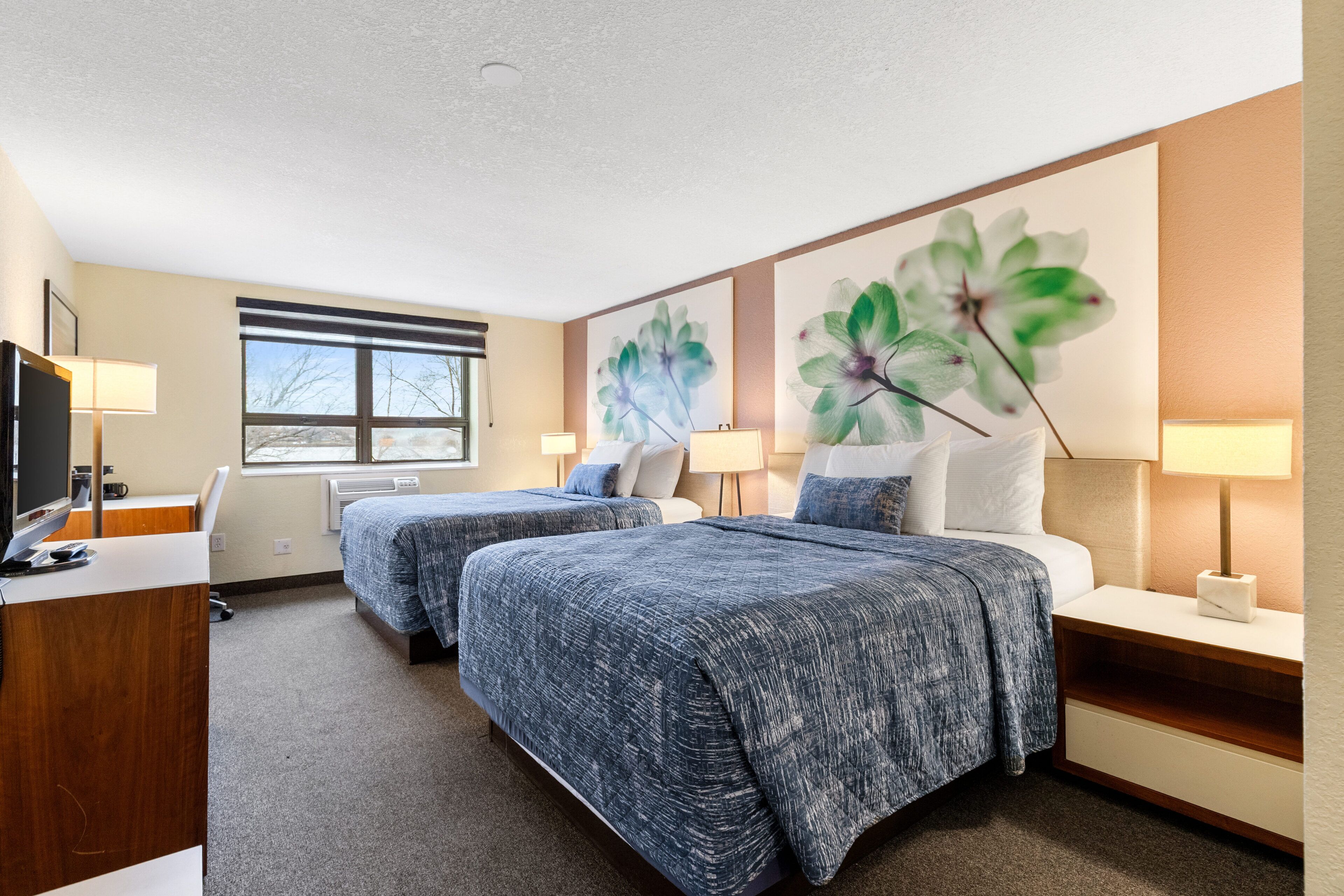 Standard Queen Queen Lake View | Individually furnished, desk, laptop workspace, blackout drapes