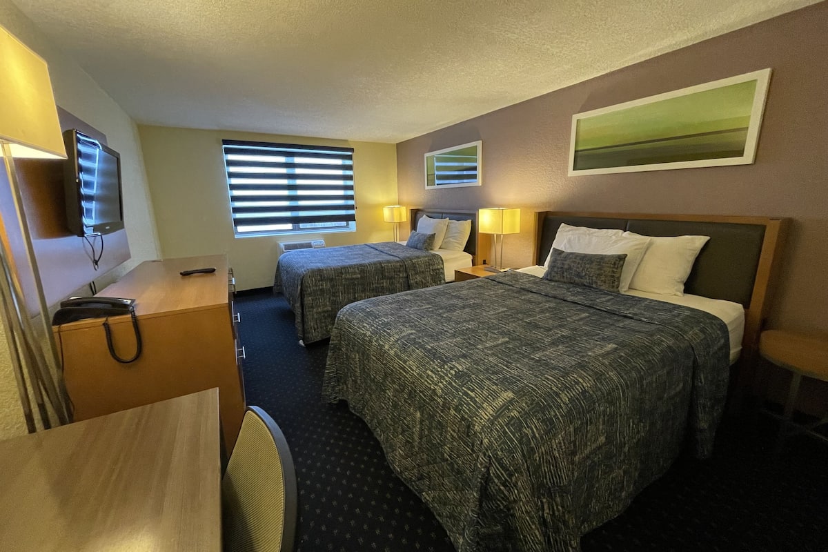 Standard Queen Queen Lake View | Individually furnished, desk, laptop workspace, blackout drapes