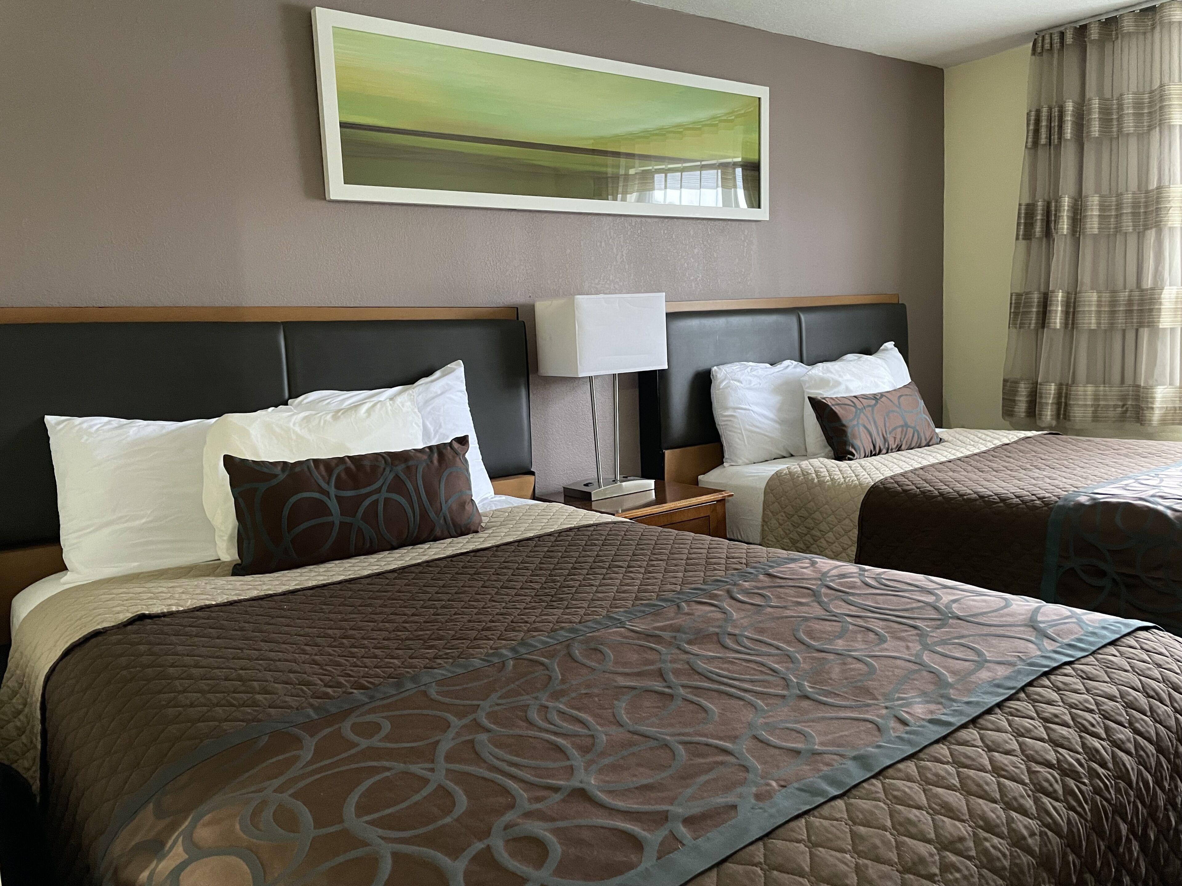 طراز فريد لكل وحدة ومكتب ومساحة عمل للكمبيوتر المحمول وستائر تعتيم