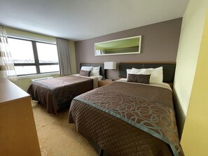 Lakeview Double Double | Individually furnished, desk, laptop workspace, blackout drapes - Lakeside Inn (Wakefield)