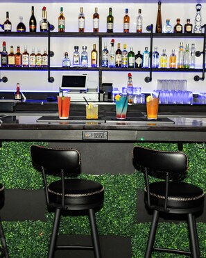 Bar (on property) - Suburban Studios Slidell I-10 (Slidell)