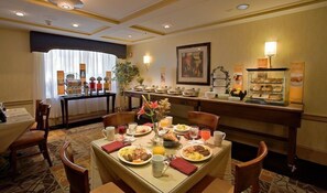 Breakfast area - Dayton Grand Hotel (Dayton)