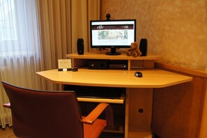 In-room business centre - Berlin Plaza Hotel am Kurfürstendamm (Berlin)