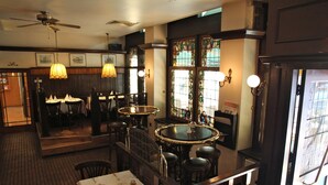 Bar (in der Unterkunft)