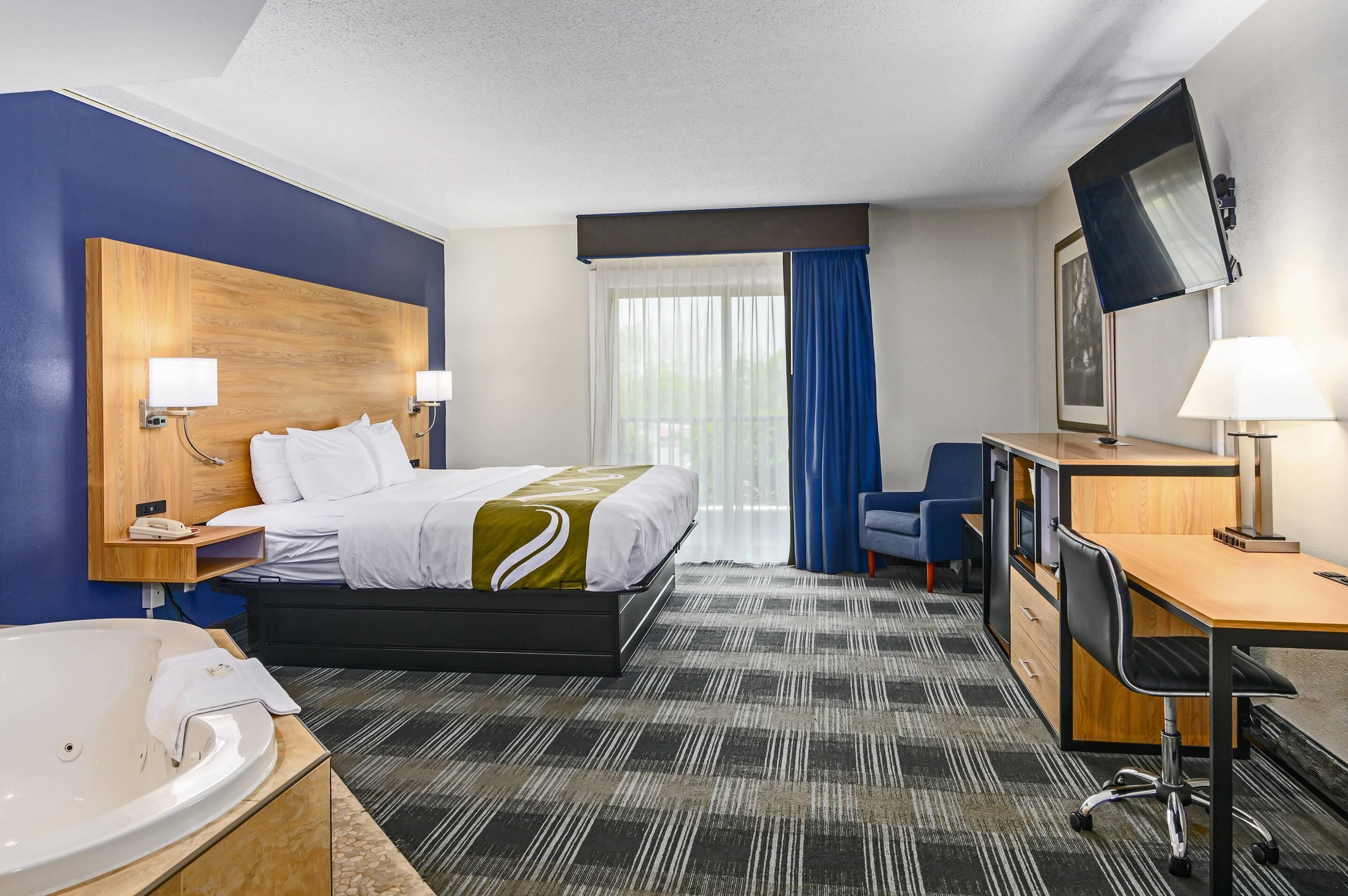 Zimmer, 1 King-Bett, Nichtraucher | Hochwertige Bettwaren, Schreibtisch, Verdunkelungsvorhänge