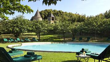 Piscine couverte, piscine extérieure (ouverte en saison)