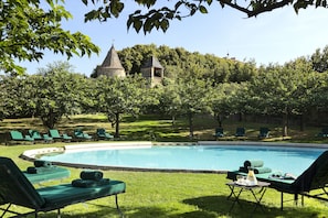 Piscine couverte, piscine extérieure (ouverte en saison)