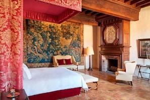Classic Castle Suite, 1 Queen Bed or 2 Single Beds (upon availability)
