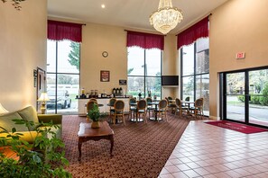 Lobby - Econo Lodge Andrews Air Force Base (Clinton)