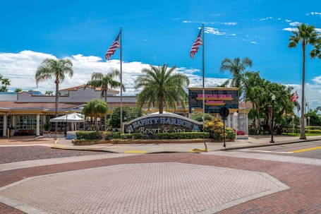 Exterior. Safety Harbor Resort & Spa Trademark Collection by Wyndham