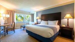Premium bedding, down duvets, pillow-top beds, in-room safe - Safety Harbor Resort & Spa Trademark Collection by Wyndham (Safety Harbor)