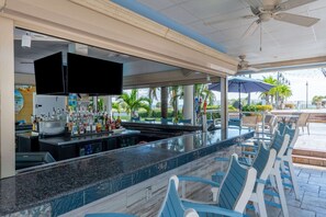 Poolside bar