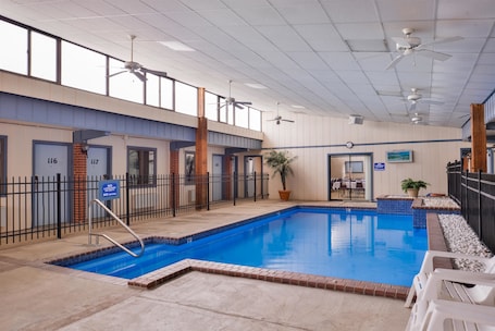 Indoor pool. Americas Best Value Inn Ellsworth