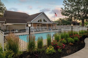 Seasonal outdoor pool, pool loungers