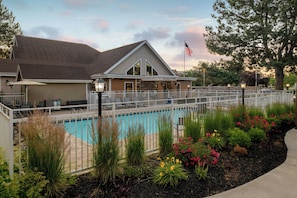 Seasonal outdoor pool, sun loungers