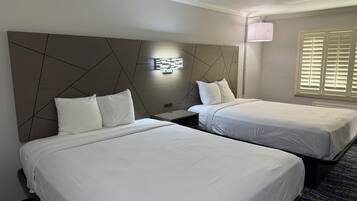 Fer et planche à repasser, lits bébé (gratuits)