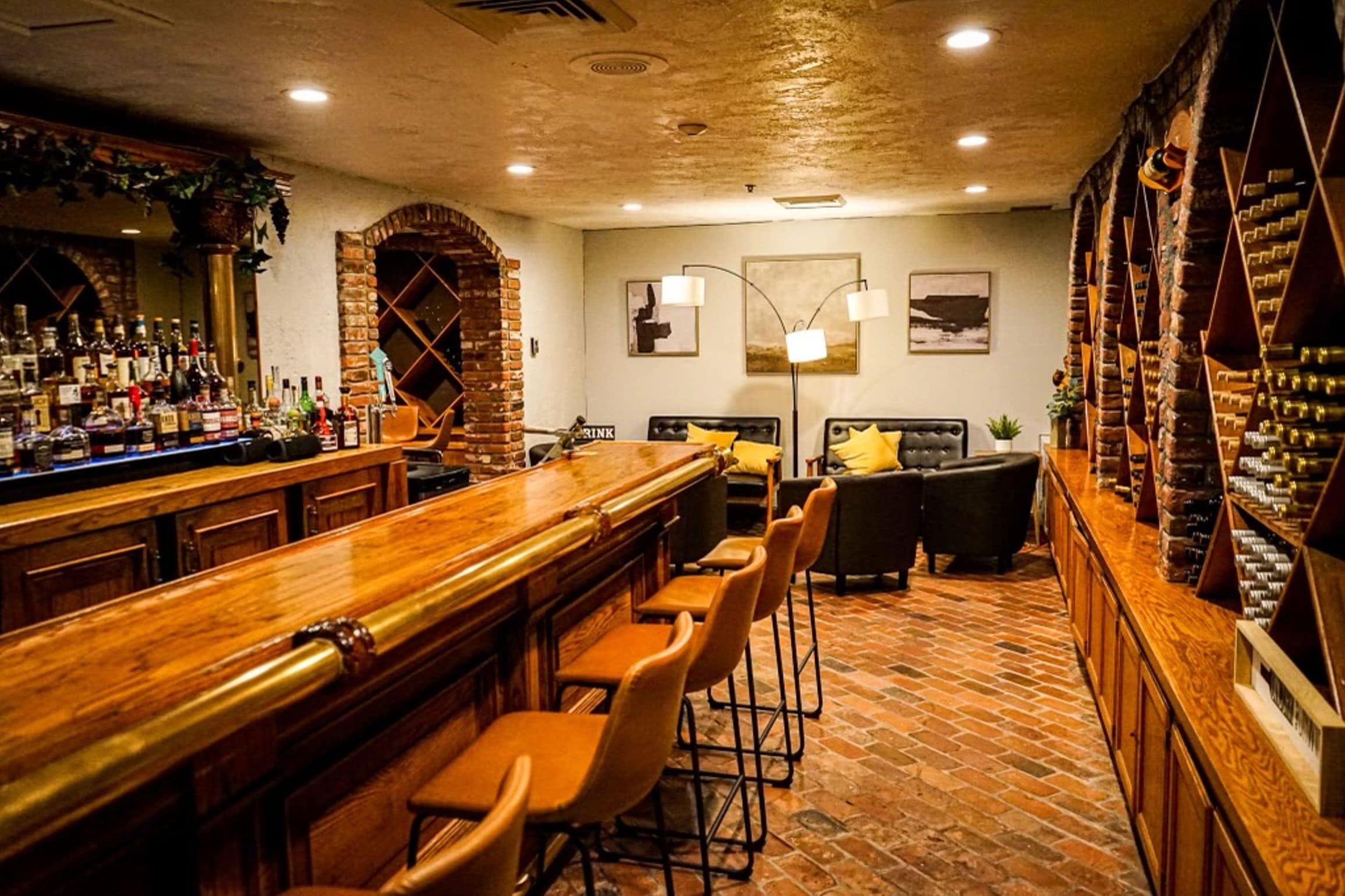 2 bares/lounges