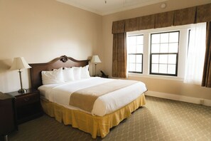 Standard Room, 1 King Bed