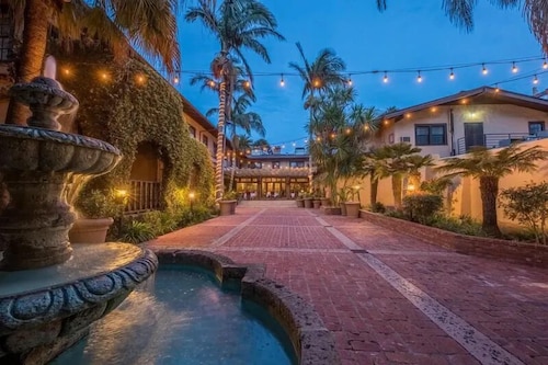 Historic Santa Maria Inn