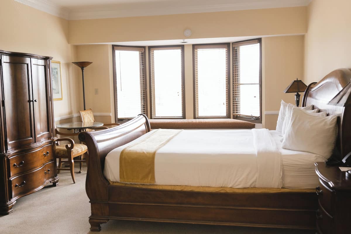 Signature Suite