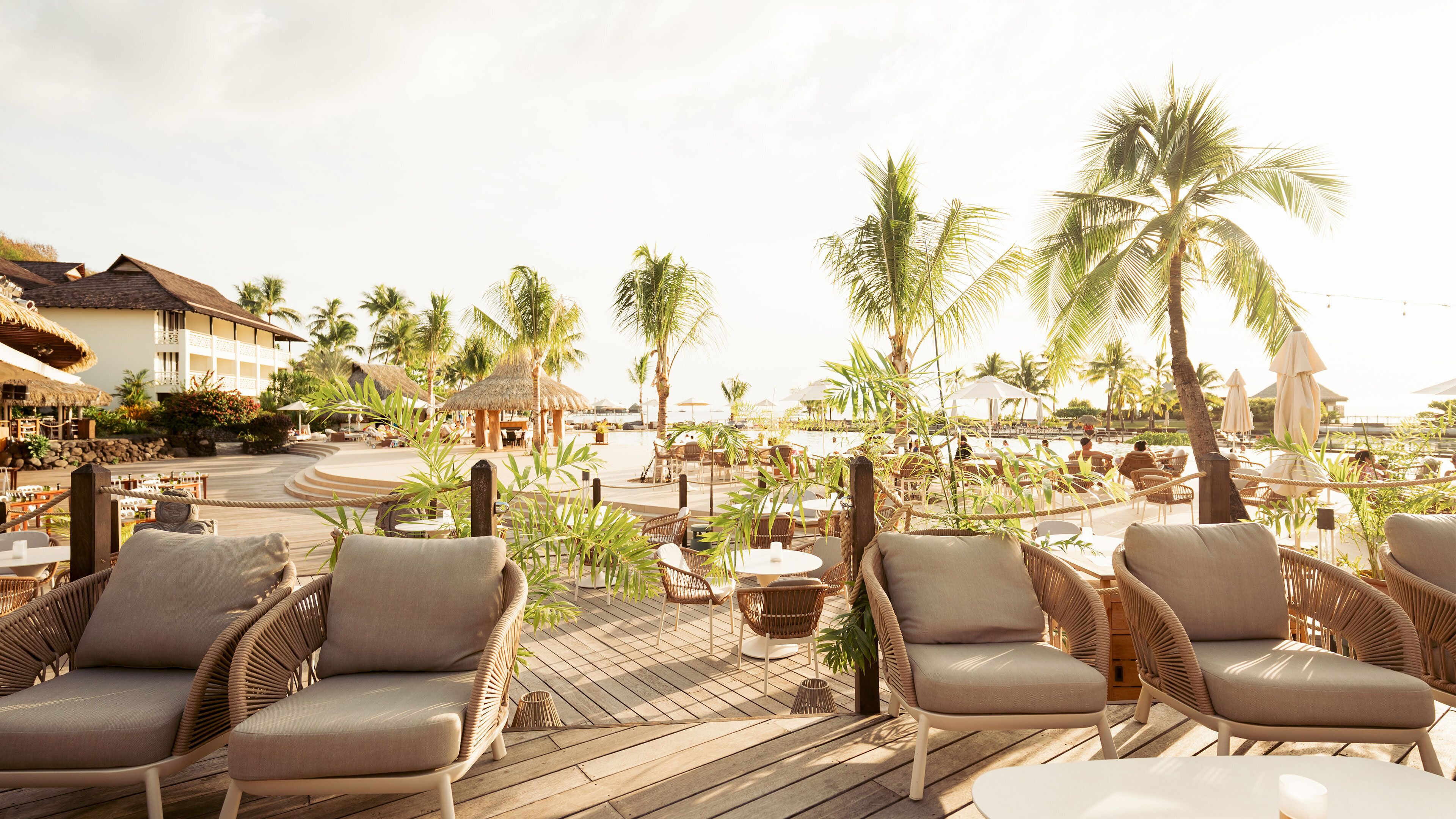3 bars/lounges, swim-up bar, poolside bar