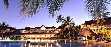 2 outdoor pools, pool umbrellas, sun loungers